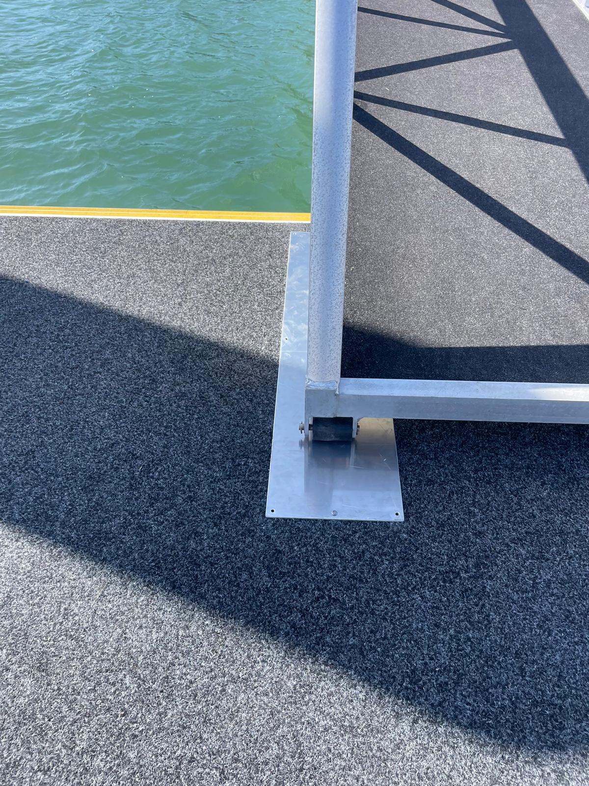Witt Island Pontoon Install 