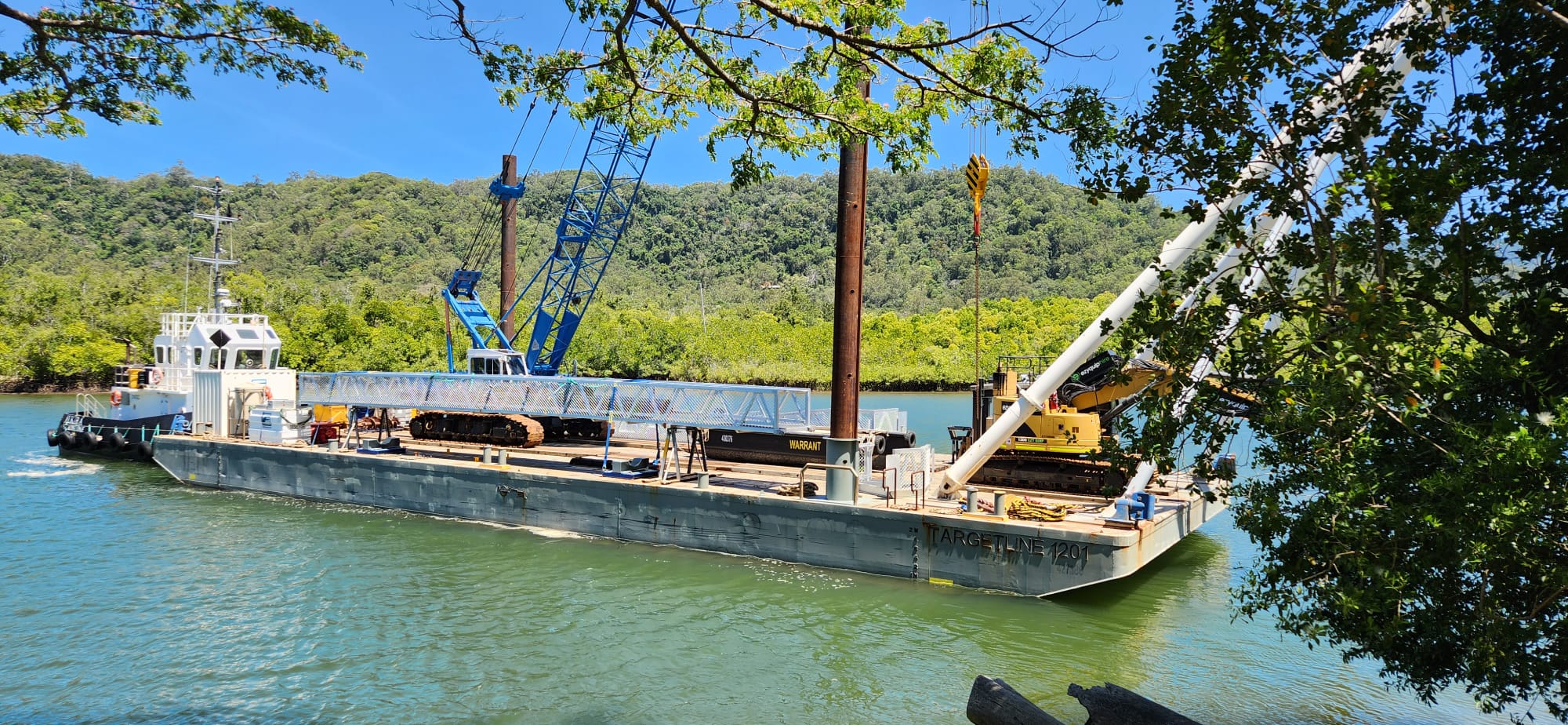 FNQ Pontoon Installation 