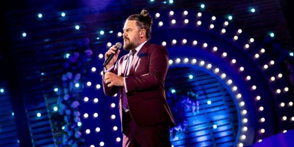 The Best Autumn Suit Colours and Fabrics for a Sophisticated Look 